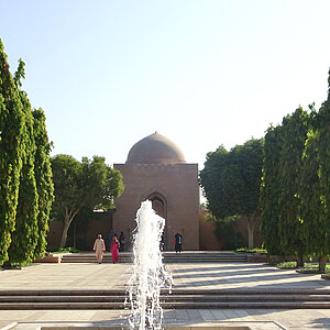 reise trends Oman Sultan Qabus Moschee Der Park vor der Moschee Foto: Rüdiger Berger
