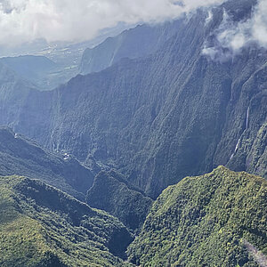 Rundflug mit dem Hubschrauber über La Réunion. Foto: Sybille Düring