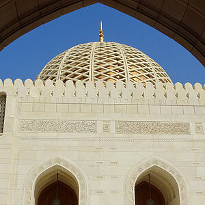 reise trends Oman Sultan Qabus Moschee Ein anderer Blick auf die Kuppel Foto: Rüdiger Berger