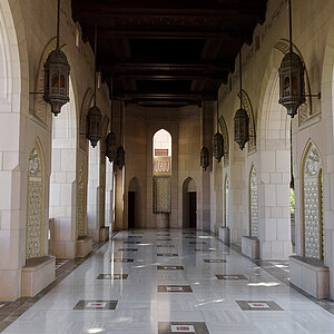 reise trends Oman Sultan Qabus Moschee Bogengang Foto: Rüdiger Berger