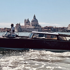 reise trends Italien Venedig Boot vor Santa Maria della Salute Foto: Rüdiger Berger