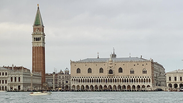 reise trends Italien Venedig Markusturm und Dogenpalast Foto: Rüdiger Berger