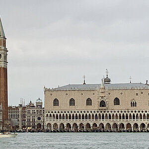 reise trends Italien Venedig Markusturm und Dogenpalast Foto: Rüdiger Berger