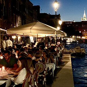 reise trends Italien Venedig Abendstimmung am Kanal Foto: Rüdiger Berger