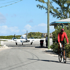 reise trends Bahamas Staniel Cay Weg zum Flughafen Foto: Rüdiger Berger
