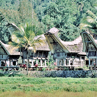 reise trends Tana Toraja: Typische Bauweise der Häuser Foto: Rüdiger Berger
