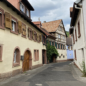 reise trends Deutschland: Weinstrasse Pfalz St. Martin Historische Altstadt  Foto: Rüdiger Berger