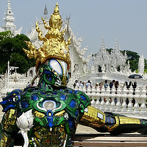 reise trends Thailand Chiang Rai Weißer Tempel Skulptur Foto: Rüdiger Berger